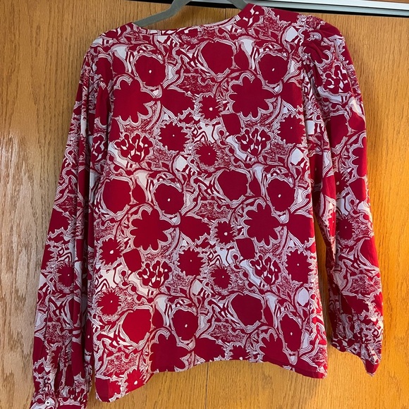 Lilla P Women's Long Sleeve Button Front Red & silver Floral Blouse Size large - Picture 6 of 7
